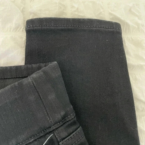 Old Navy black pull on skinny denim - Picture 5 of 9